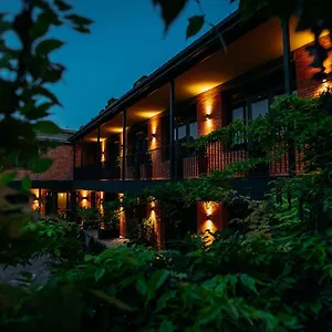 Serviced By Urban 116 Apartment